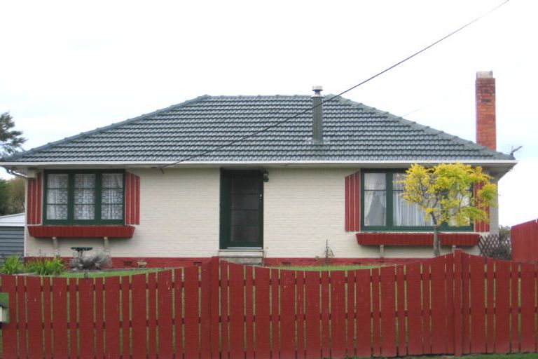 Photo of property in 2/23 Duncan Avenue, Te Atatu South, Auckland, 0610