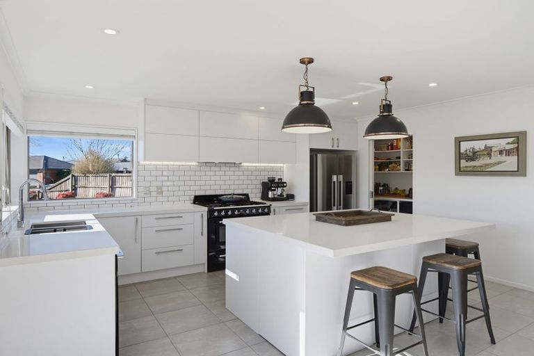 Photo of property in 6 Thornley Place, Woodend, 7610