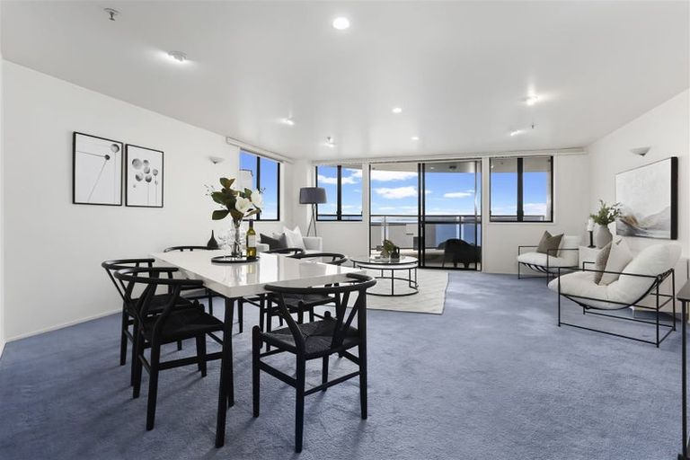 Photo of property in 5a/173 Hurstmere Road, Takapuna, Auckland, 0622