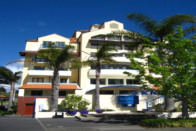 Photo of property in 70 Harbour Village Drive, Gulf Harbour, Whangaparaoa, 0930