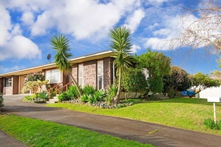 Photo of property in 6a Ballater Place, Highland Park, Auckland, 2010