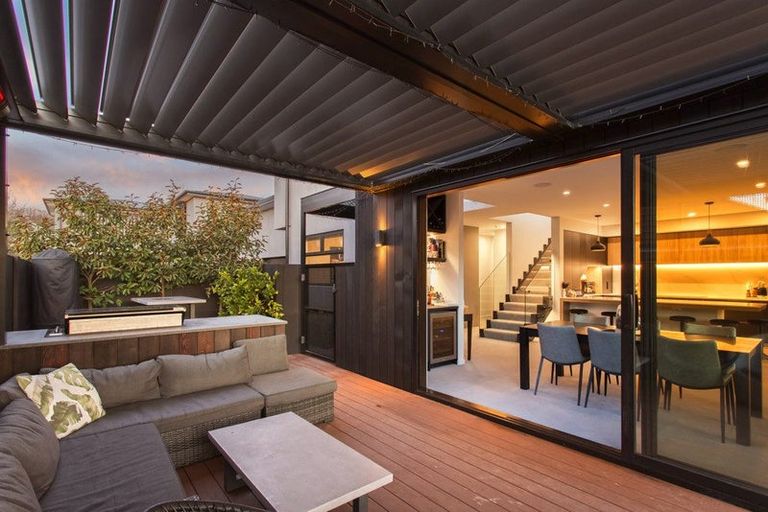 Photo of property in 122a Clyde Road, Ilam, Christchurch, 8041