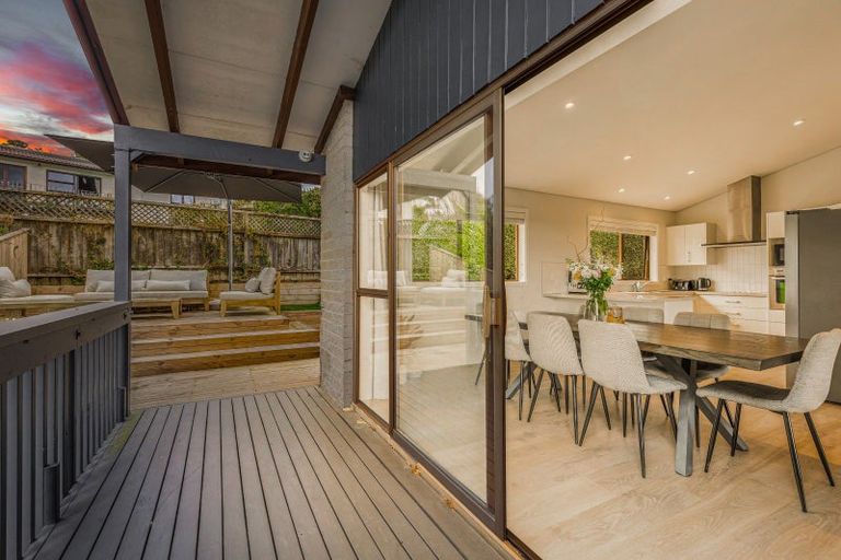 Photo of property in 20 Surville Place, Mairangi Bay, Auckland, 0630