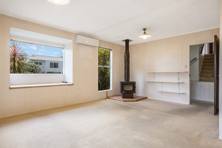 Photo of property in 6 Bowline Place, Whitby, Porirua, 5024