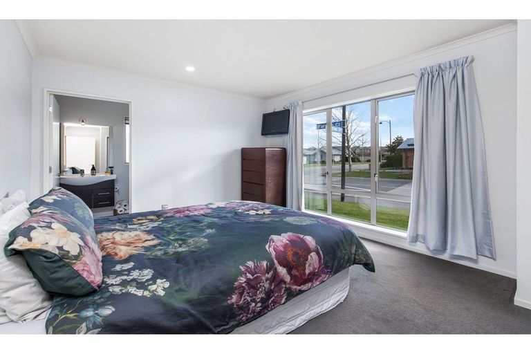 Photo of property in 25 Cognac Drive, Yaldhurst, Christchurch, 8042