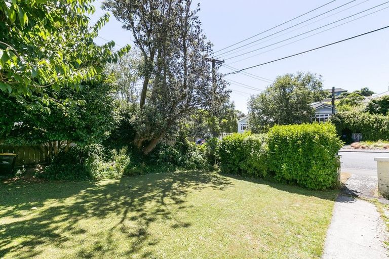 Photo of property in 10 Burrows Avenue, Karori, Wellington, 6012