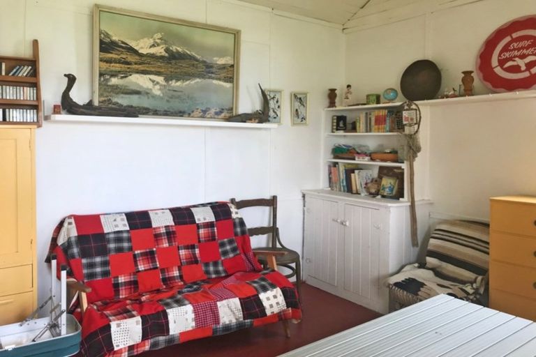 Photo of property in 3 Rimu Street, Kaka Point, 9271