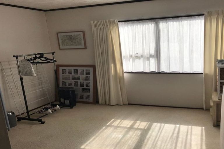 Photo of property in 2/5 Kegworth Place, Browns Bay, Auckland, 0630