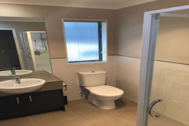 Photo of property in 10 Beros Place, Flat Bush, Auckland, 2016