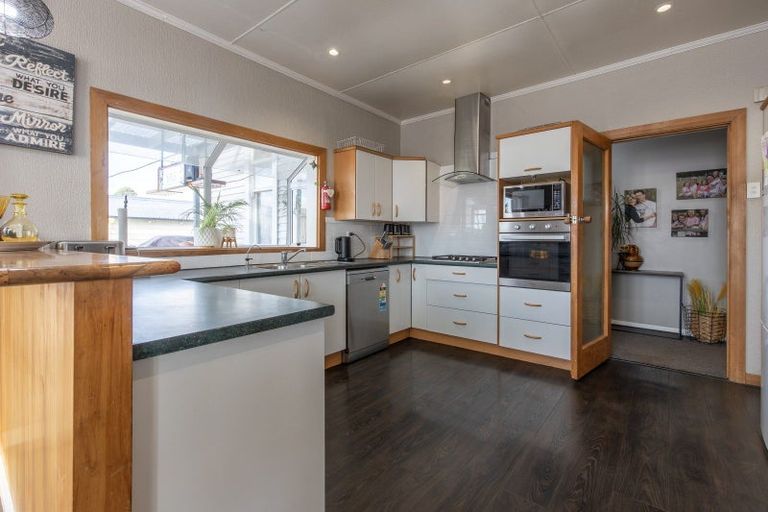 Photo of property in 2 Manila Street, Dannevirke, 4930