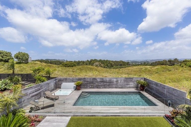 Photo of property in 48 Mangatawhiri Road, Omaha, 0986