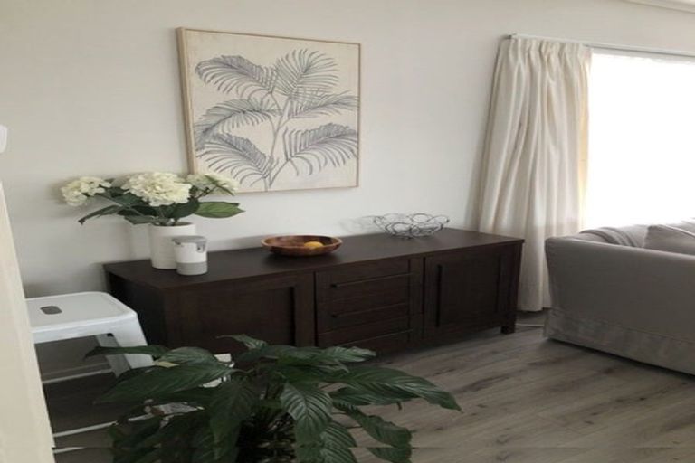 Photo of property in 61 Luton Avenue, Sunnyhills, Auckland, 2010