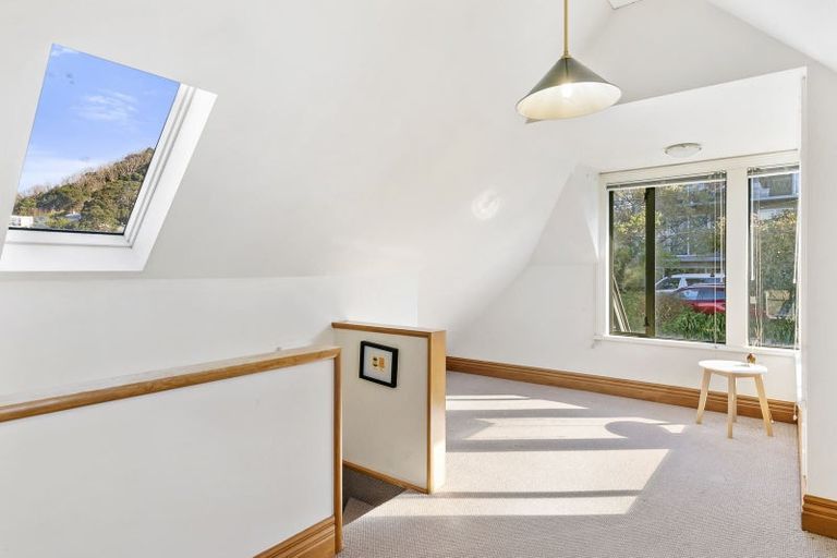 Photo of property in 10 Barton Terrace, Thorndon, Wellington, 6011