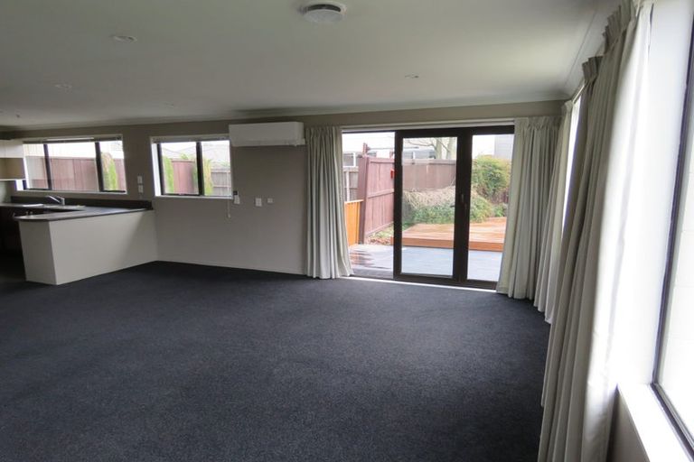 Photo of property in 28 Dinton Street, Russley, Christchurch, 8042