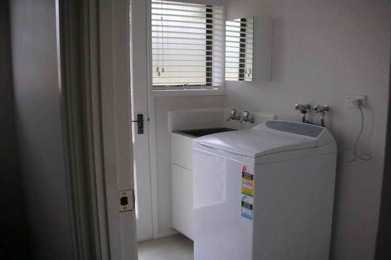 Photo of property in 2/123 Prince Regent Drive, Half Moon Bay, Auckland, 2012