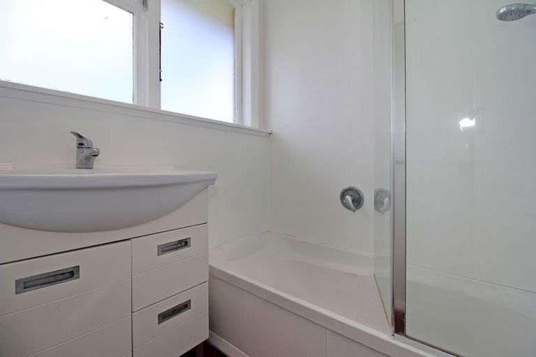 Photo of property in 69 Arimu Road, Papakura, 2110