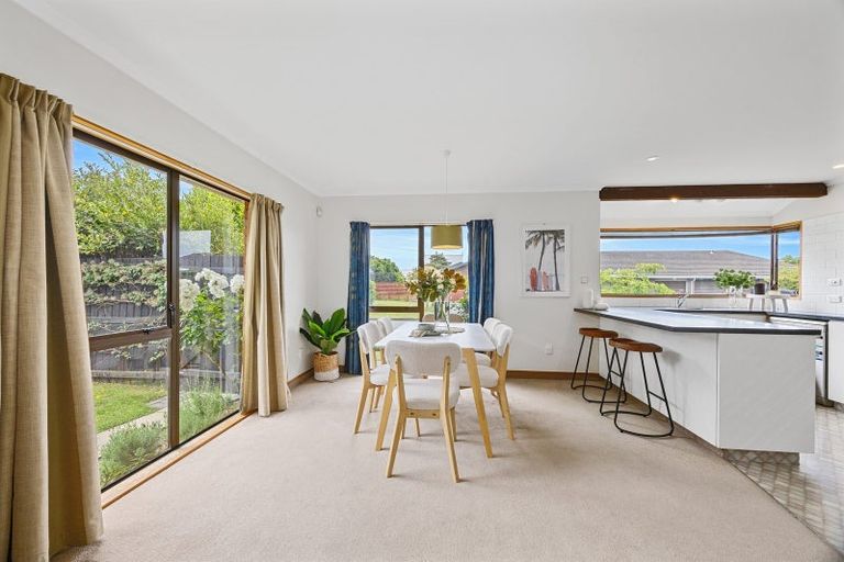 Photo of property in 4 Sunbeam Place, Halswell, Christchurch, 8025