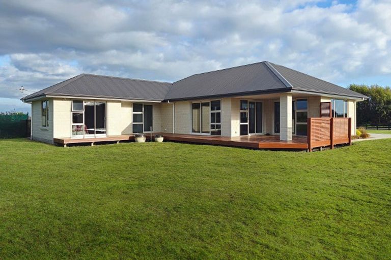 Photo of property in 15 Carex Grove, Foxton Beach, Foxton, 4815