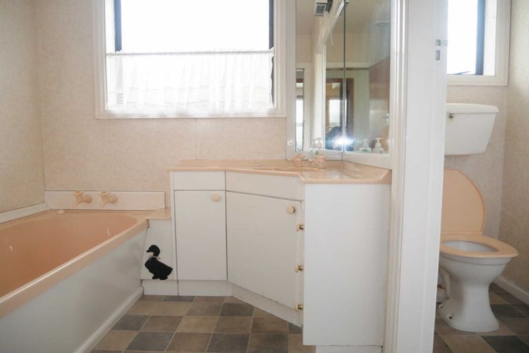 Photo of property in 1 Dunluce Place, Hornby, Christchurch, 8042