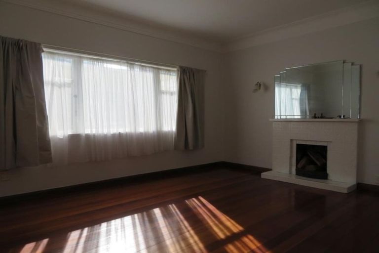 Photo of property in 23 Glamis Avenue, Strathmore Park, Wellington, 6022