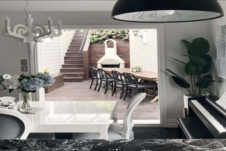 Photo of property in 236 Tinakori Road, Thorndon, Wellington, 6011