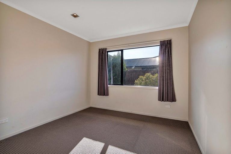 Photo of property in 40 Montague Grove, Stratford, 4332