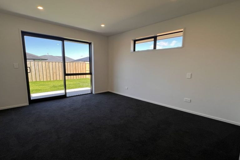 Photo of property in 132 Shillingford Boulevard, Rolleston, 7615