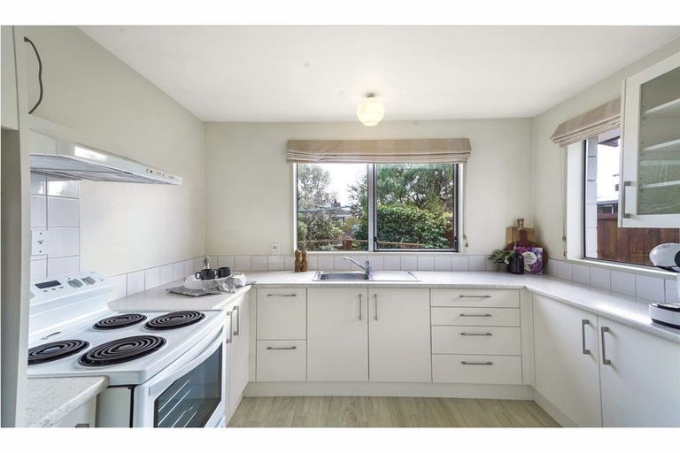 Photo of property in 2/6 Hythe Lane, Saint Martins, Christchurch, 8022