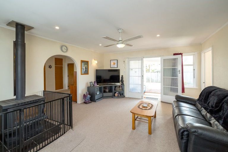 Photo of property in 11 Charles Street, Carterton, 5713