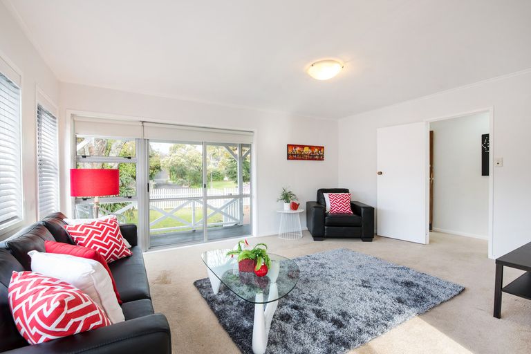 Photo of property in 5 Palm Court Drive, Glen Eden, Auckland, 0602