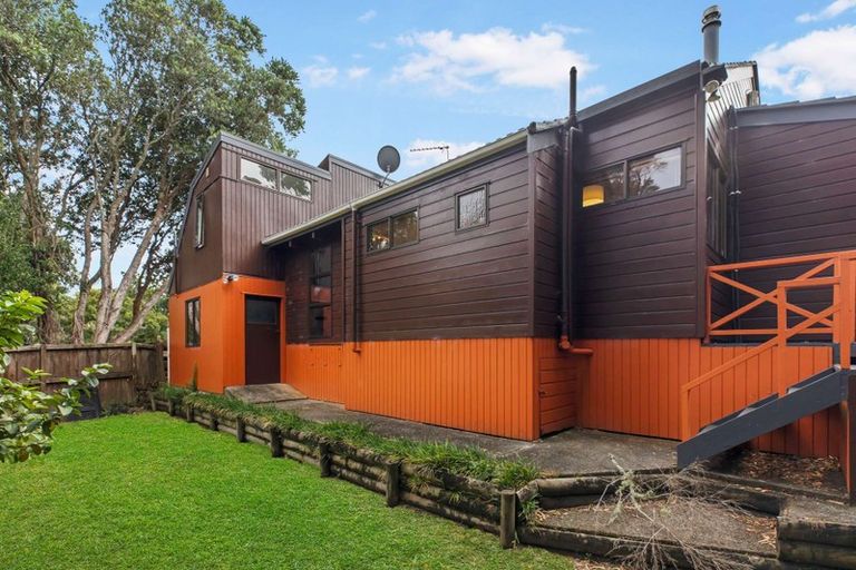 Photo of property in 58a Lantana Road, Green Bay, Auckland, 0604