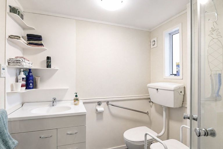 Photo of property in 96b Grand Vue Road, Kawaha Point, Rotorua, 3010