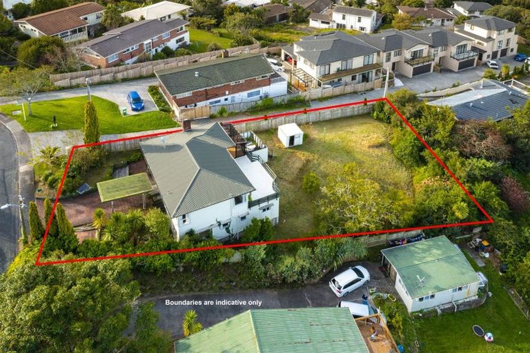 Photo of property in 70 Chivalry Road, Glenfield, Auckland, 0629