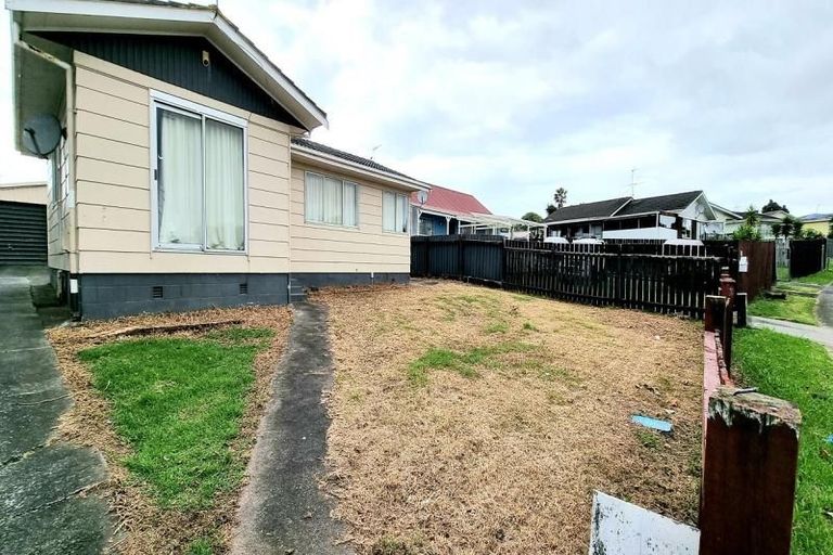 Photo of property in 64 Zelda Avenue, Clover Park, Auckland, 2023