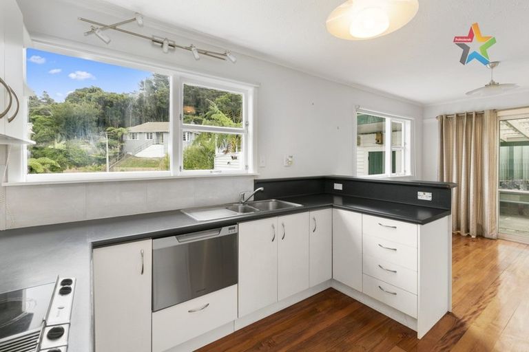 Photo of property in 83 Bird Grove, Stokes Valley, Lower Hutt, 5019