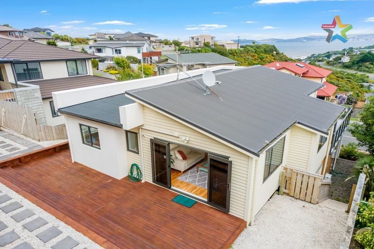 Photo of property in 93 Cedar Street, Maungaraki, Lower Hutt, 5010