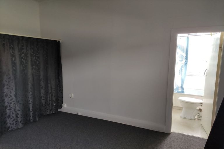 Photo of property in 2/4 Wainui Road, Waiwhetu, Lower Hutt, 5010