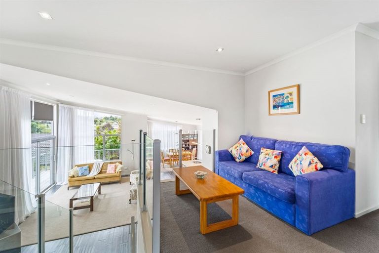 Photo of property in 74 Rivervale Grove, Stanmore Bay, Whangaparaoa, 0932