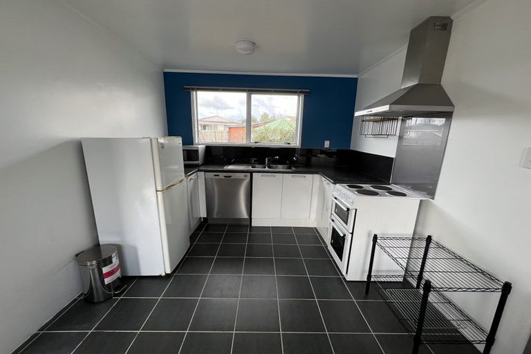 Photo of property in 2/6 Edwin Freeman Place, Ranui, Auckland, 0612