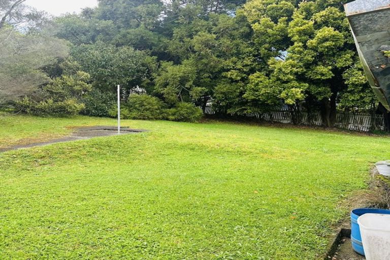 Photo of property in 22 Segedin Place, Glenfield, Auckland, 0629