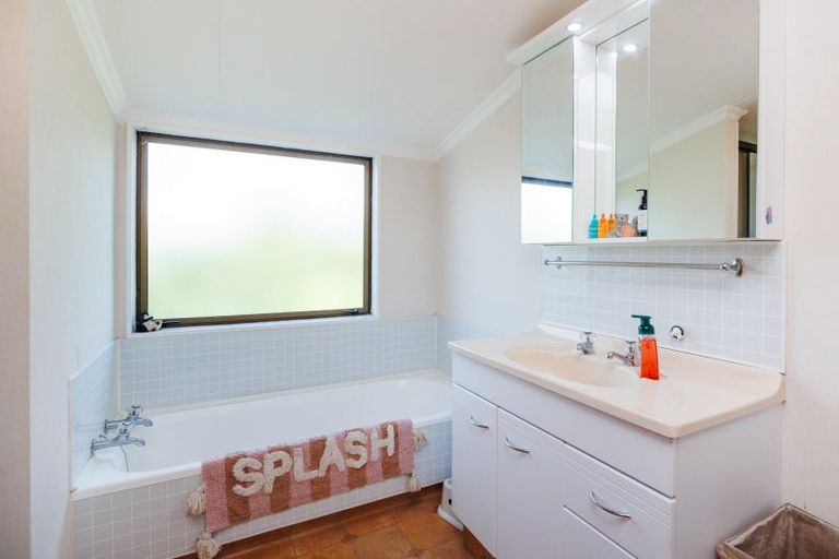 Photo of property in 17 Park View Avenue, Feilding, 4702