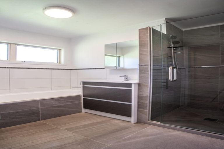 Photo of property in 2 Ashdown Place, Pahurehure, Papakura, 2113