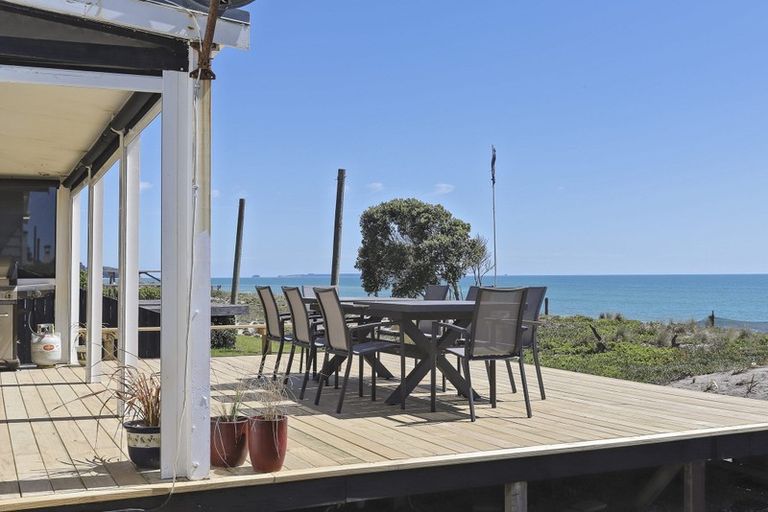 Photo of property in 393 Pukehina Parade, Pukehina, Te Puke, 3189