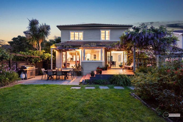 Photo of property in 5 Marina Grove, Hutt Central, Lower Hutt, 5010