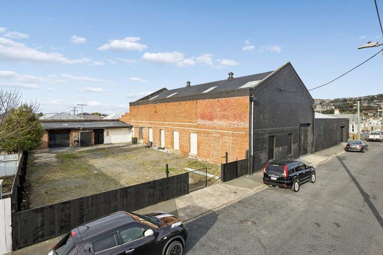 Photo of property in 43 Bathgate Street, South Dunedin, Dunedin, 9012