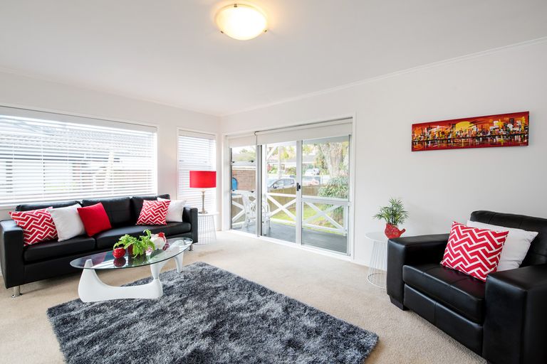 Photo of property in 5 Palm Court Drive, Glen Eden, Auckland, 0602