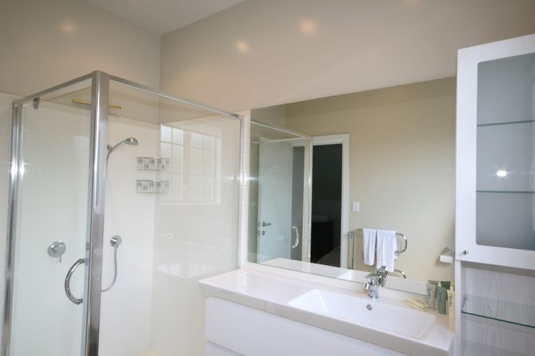 Photo of property in 16 Chapel Street, Russell, 0202