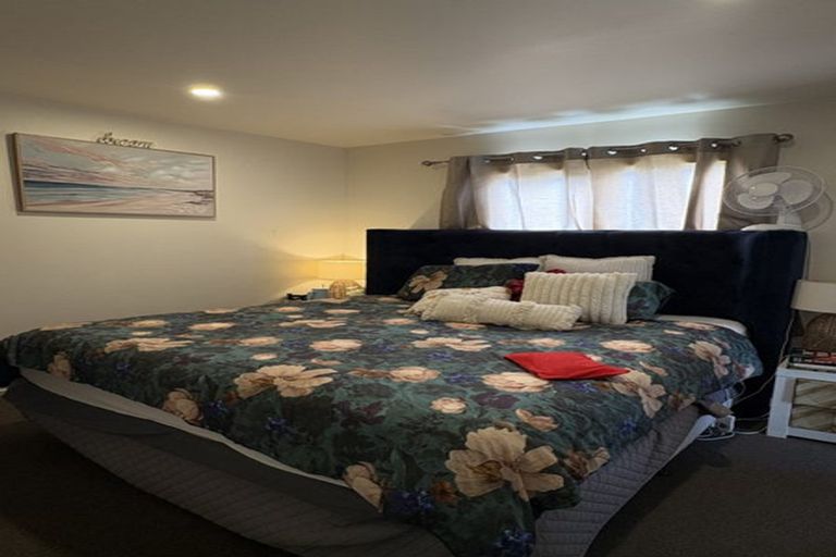 Photo of property in 8/3 Orwell Road, Greenhithe, Auckland, 0632