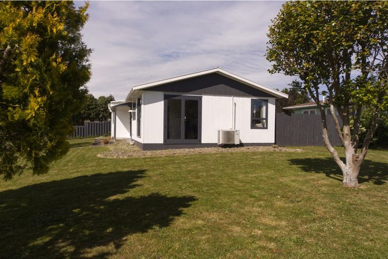 Photo of property in 26 Escort Grove, Awapuni, Palmerston North, 4412