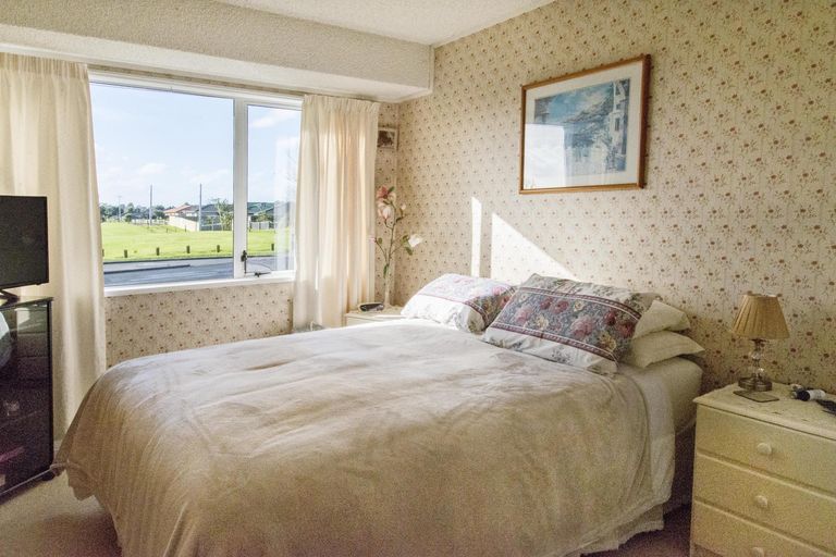 Photo of property in 1/32 Gibbons Road, Weymouth, Auckland, 2103